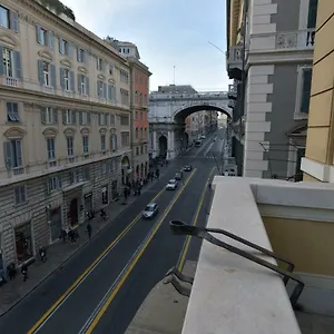 Check-inn Centro Genua